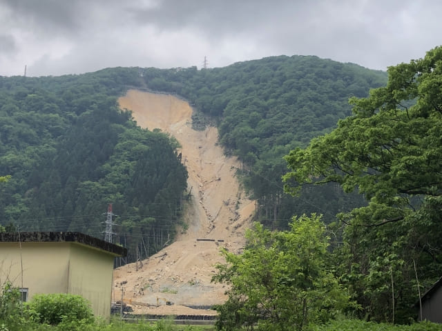 土砂崩れ